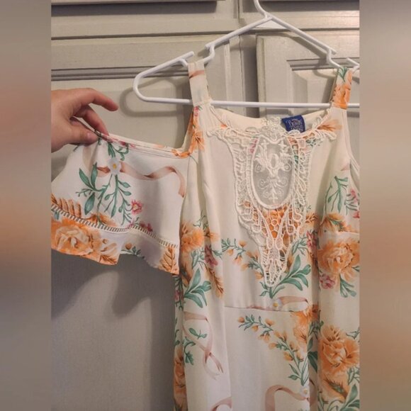 Beauty and the Beast cold shoulder dress - Picture 2 of 8